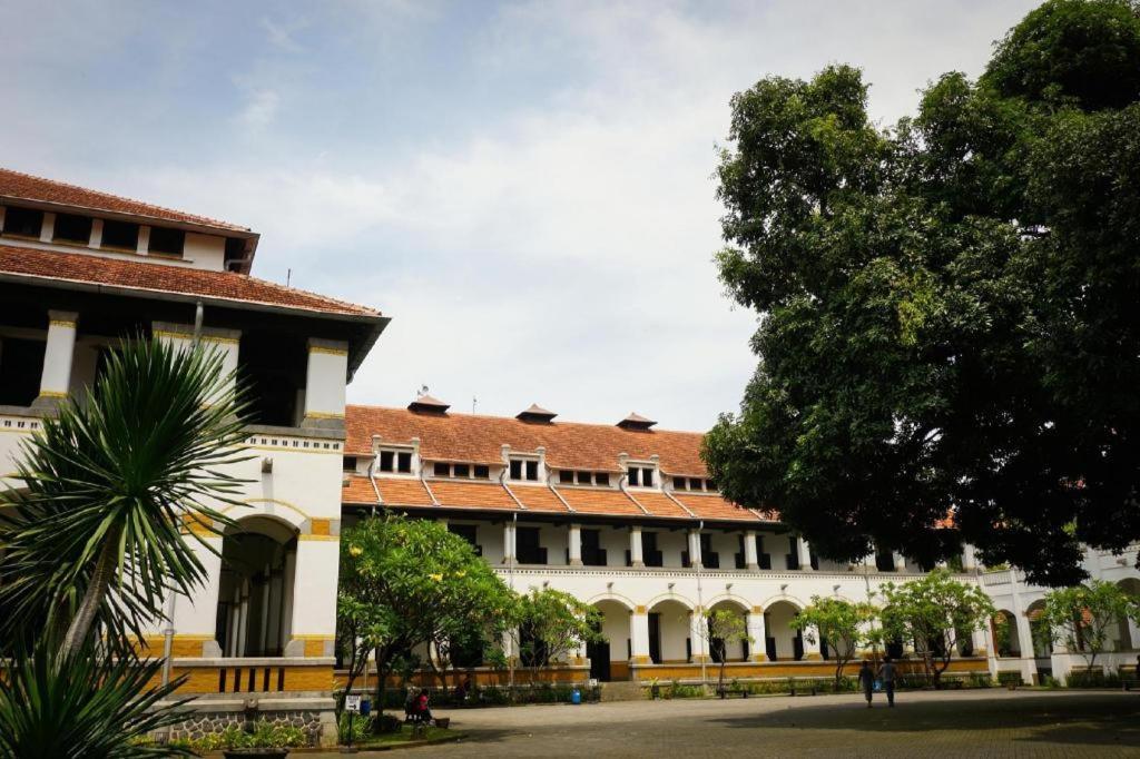 Reddoorz Syariah Near Lapangan Pancasila Simpang Lima Vandrerhjem Semarang Eksteriør bilde